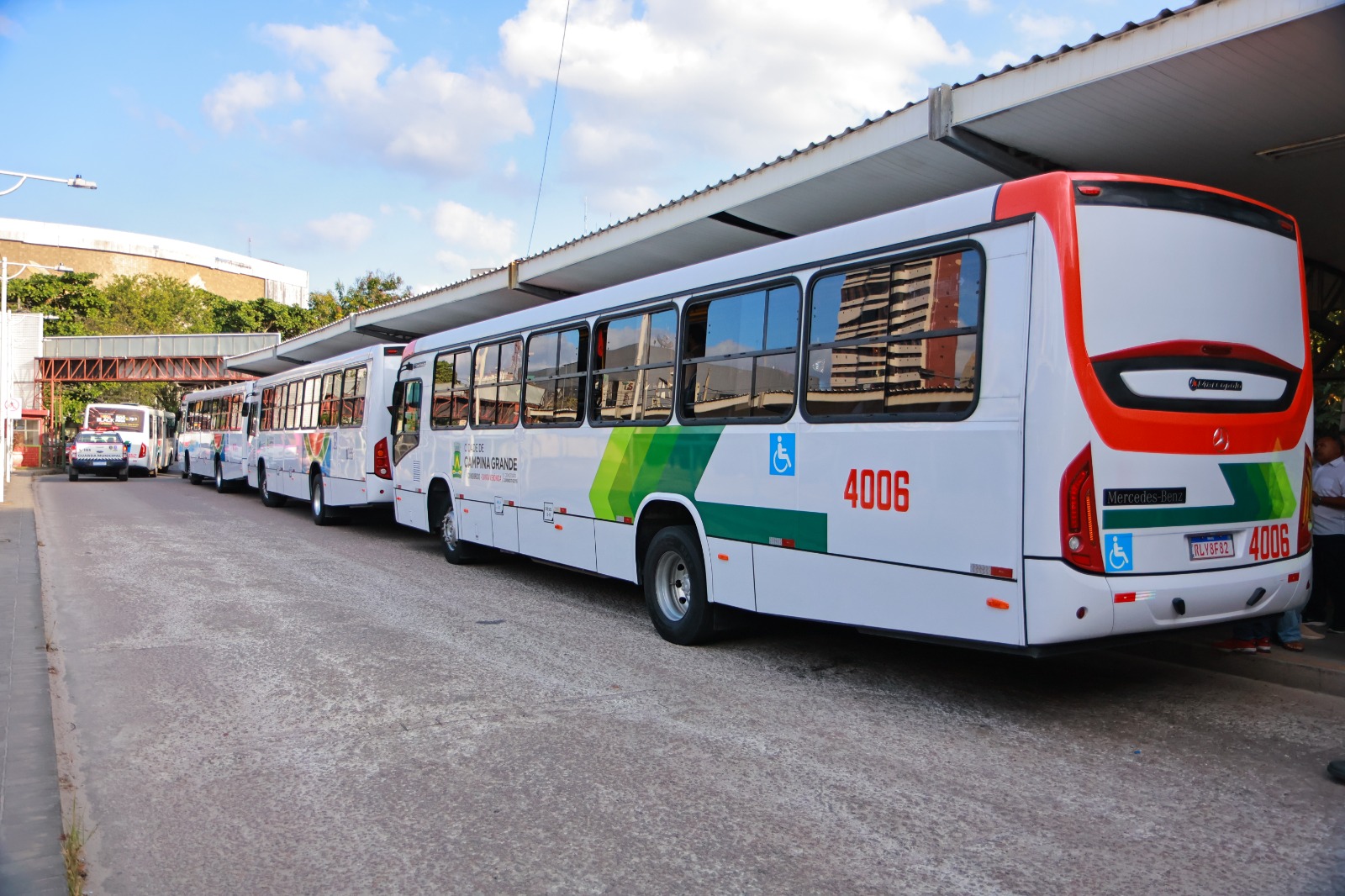 ​Campina é beneficiada com a entrega de 12 novos ônibus para compor frota do sistema de transporte público